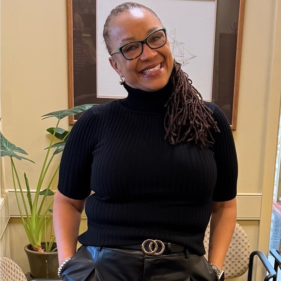 Meet your Posher, Taryn - Picture 1 of 1